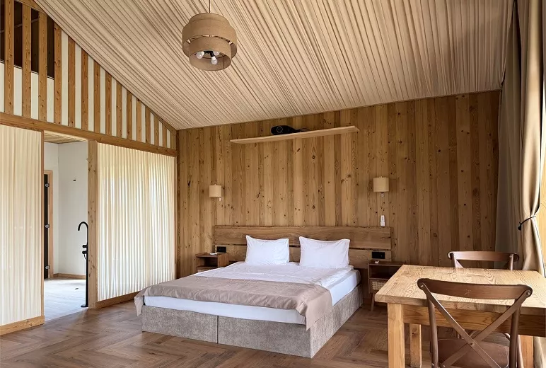 设有桑拿浴室和夹层的牧场小屋